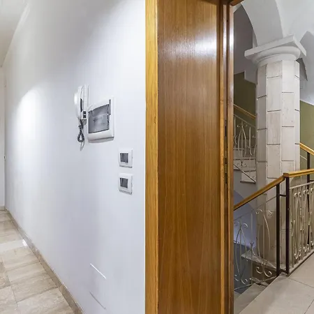 Lovely Piazza Santa Maria ساساري