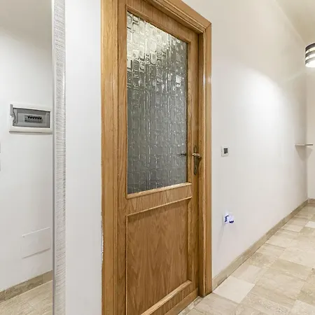 Appartamento Lovely Piazza Santa Maria