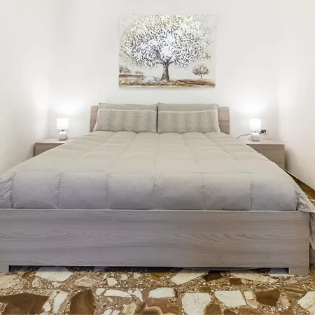 Lovely Piazza Santa Maria *